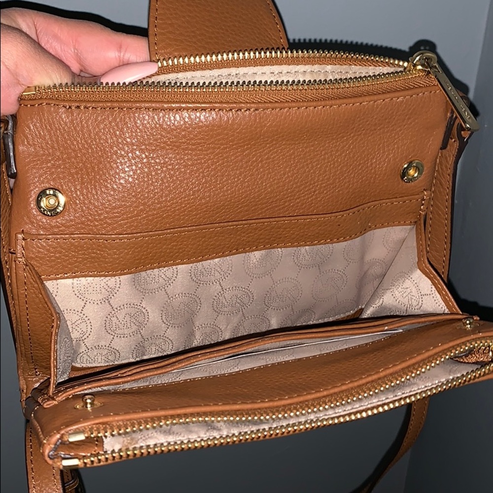 Purse - Picture 2 of 3